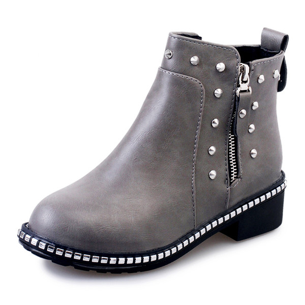 Női topikus csizma fűzőlyukkal, három színben