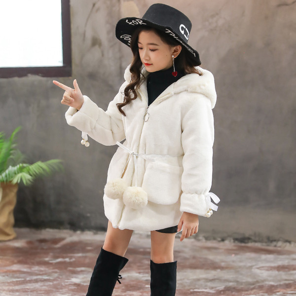 Téli gyerek pehelykabát lányoknak fekete, rózsaszín és fehér színben