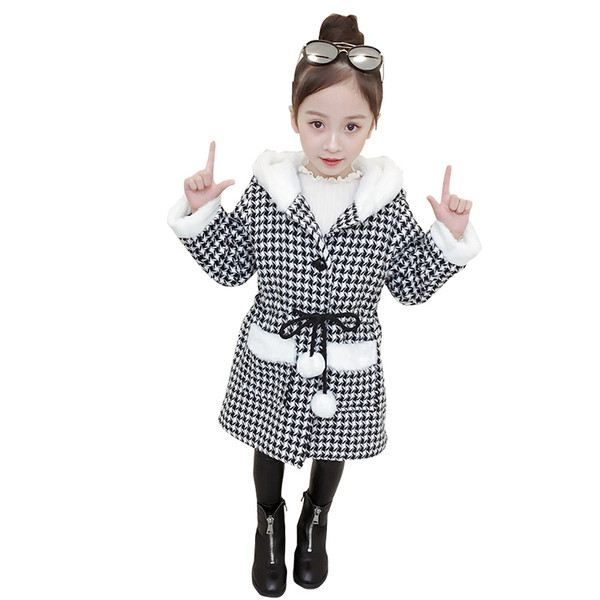 Modern, kockás gyerekkabát lányoknak puha béléssel