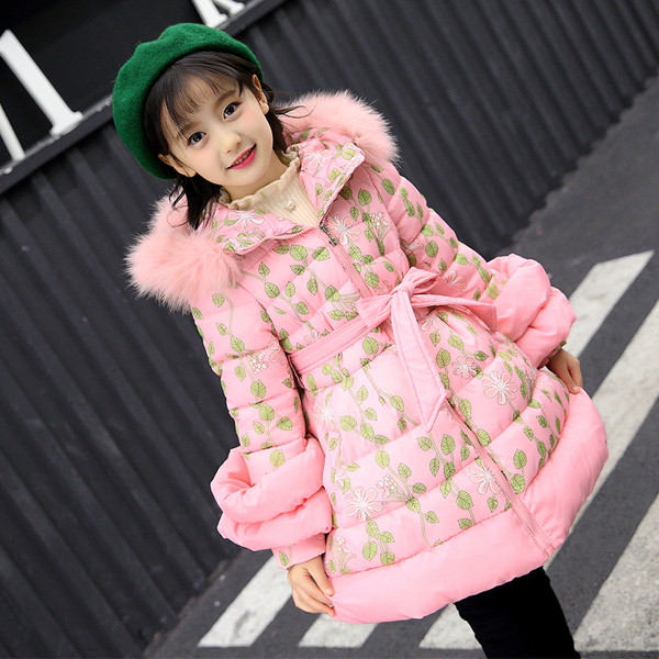 Modern gyerekkabát lányoknak, széles modell virágos motívumokkal, három színben