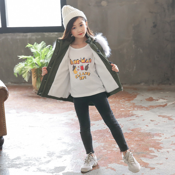 Napi gyermekkabát lányoknak meleg béléssel, rövid modell