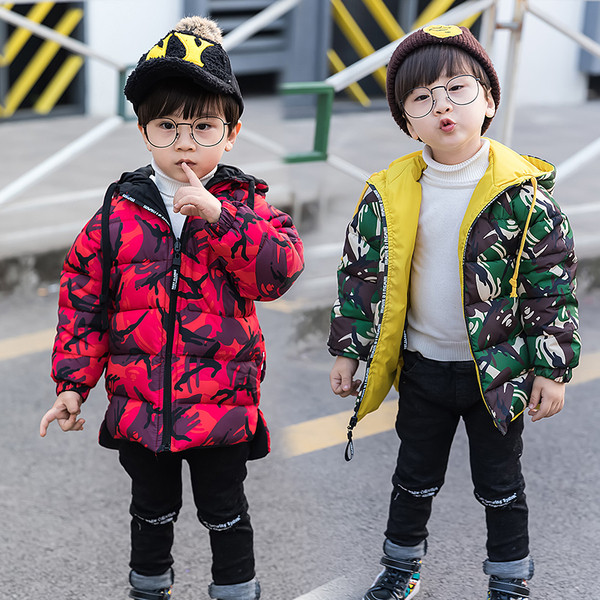 Téli gyerek kabát fiúknak két arccal, rátéttel több színben