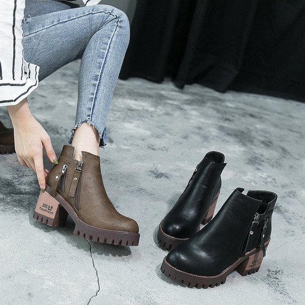 Γυναικείες μπότες σε δύο χρώματα - καφέ και μαύρο χρώμα