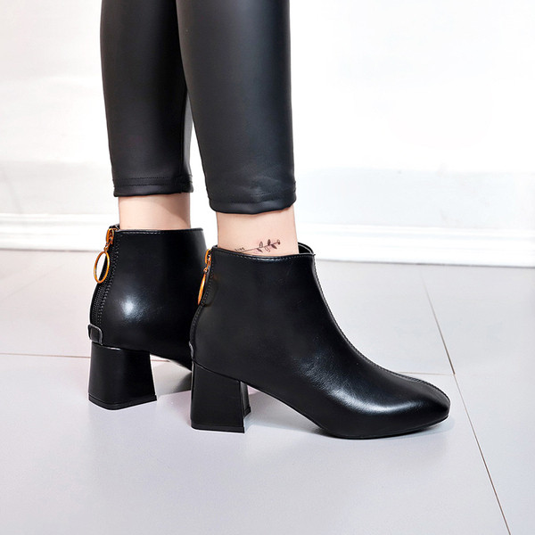 Női elegáns sarkú csizma három színben