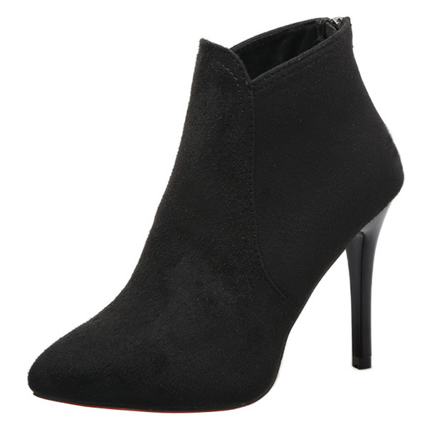 Γυναικείες μπότες με ψηλό τακούνι σε μαύρο χρώμα