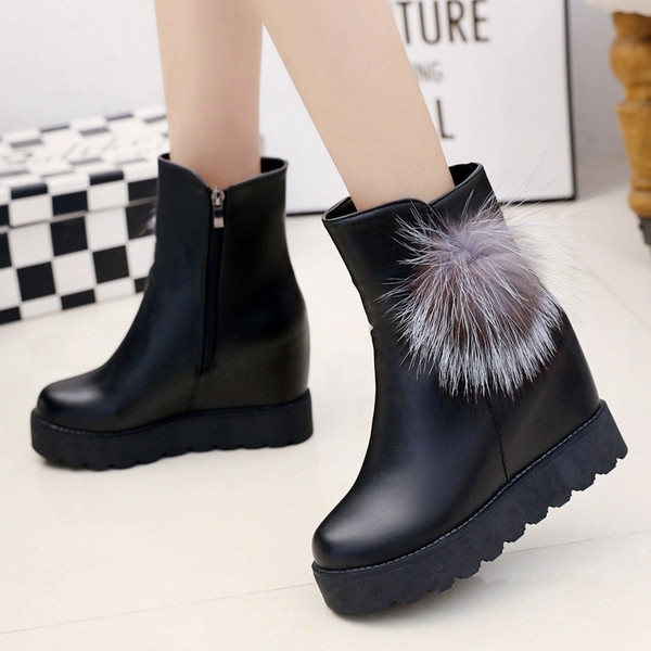 Aktuális női csizma kétféle kivitelben