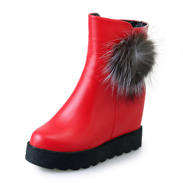 Aktuális női csizma kétféle kivitelben