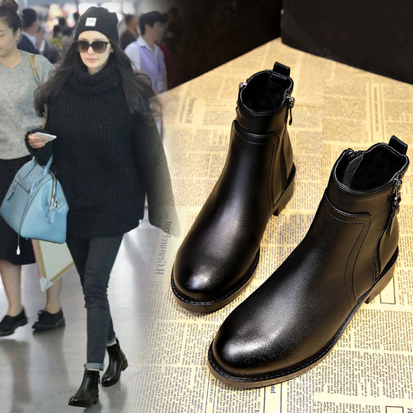 Modern női csizma fekete színben