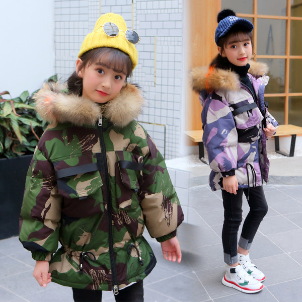 Téli gyerekdzseki terepszínű mintával zöld és lila színben