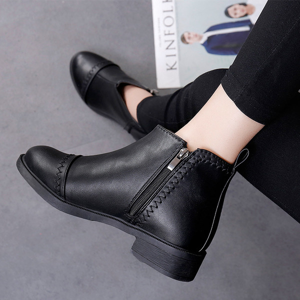 Elegáns női csizma fekete színben