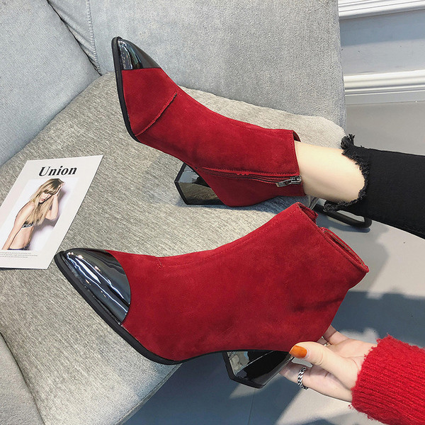 Stílusos női hegyes csizma három színben