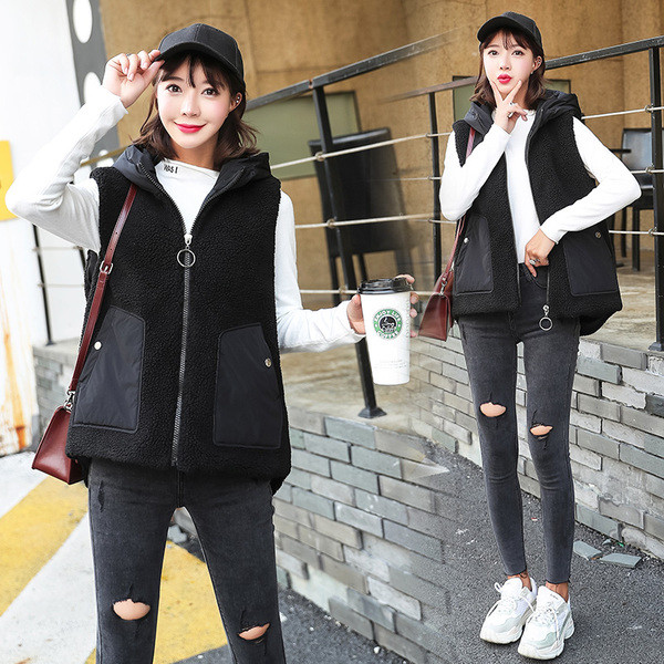 Meleg női mellény kapucnival fekete színben