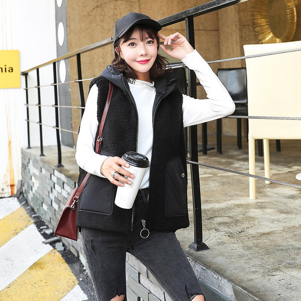 Meleg női mellény kapucnival fekete színben