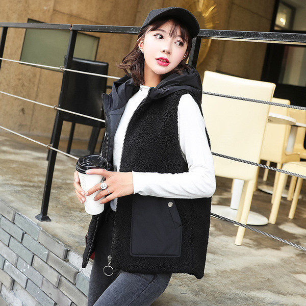 Meleg női mellény kapucnival fekete színben