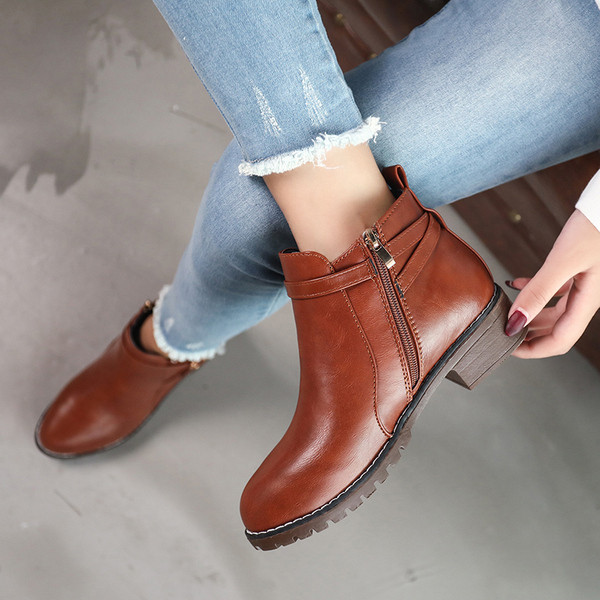 Női alkalmi csizma barna és fekete színben