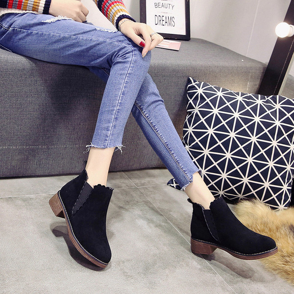 Női topikus csizma két színben