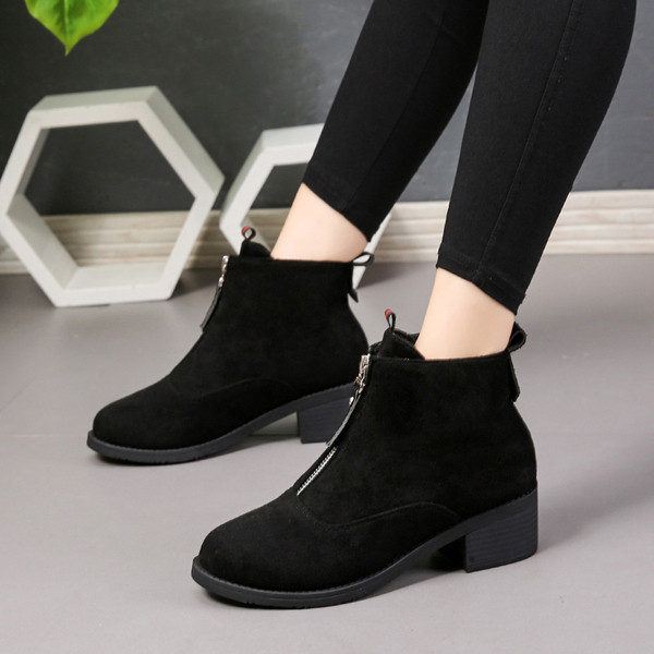 Öko velúrból készült női csizma két színben, cipzárral