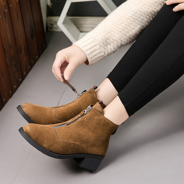 Öko velúrból készült női csizma két színben, cipzárral