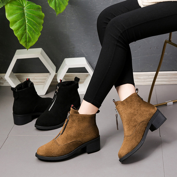 Öko velúrból készült női csizma két színben, cipzárral