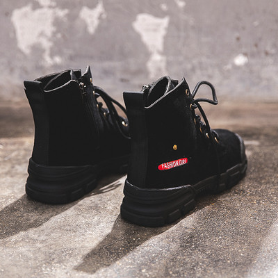 Extravagáns női csizma három színben