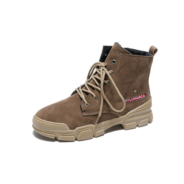 Extravagáns női csizma három színben