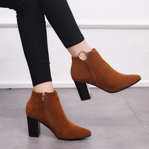 Elegáns női csizma két színben