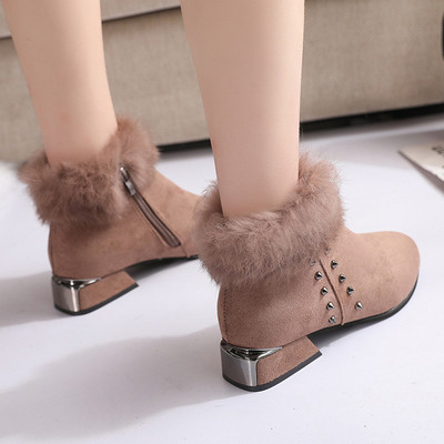 Extravagáns női pehelycsizma két színben