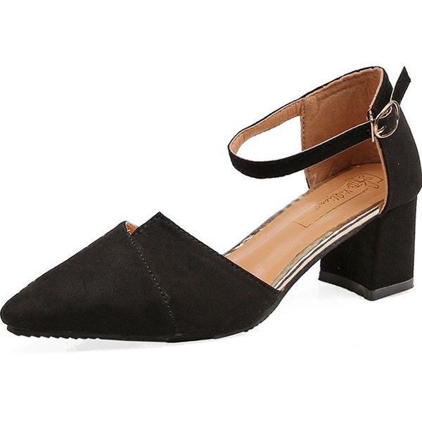 Stílusos női sarkú cipő több színben