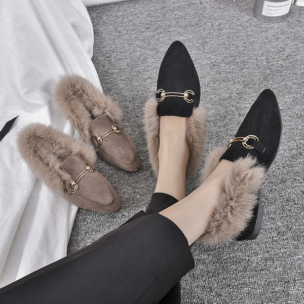 Női topikus cipő két színben, csattal