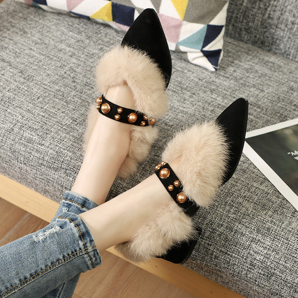 Díszgyöngyös női cipő két színben