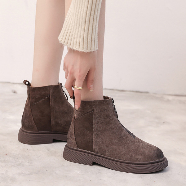 Női csizma két színben elöl cipzárral