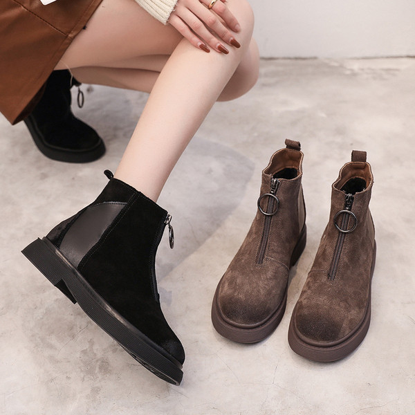 Női csizma két színben elöl cipzárral