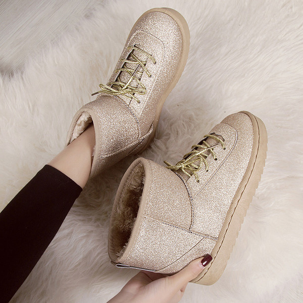 Modern női csizma két színben fűzős