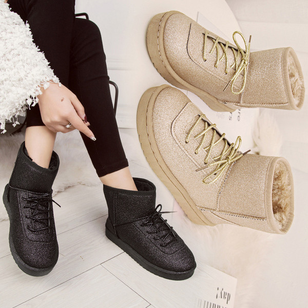 Modern női csizma két színben fűzős