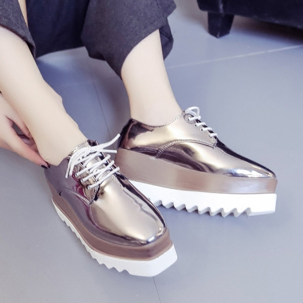 Női alkalmi cipő magas talppal, három színben