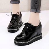 Női modern lakkcipő két színben