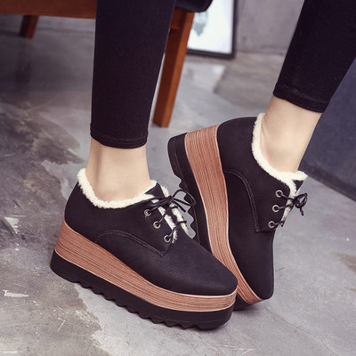 Modern női cipő pehellyel, három színben