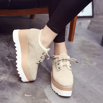 Modern női cipő pehellyel, három színben