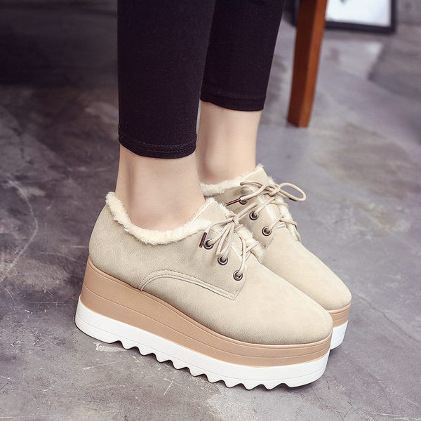 Modern női cipő pehellyel, három színben