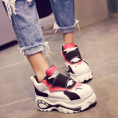 Női aktuális sportcipő három színben