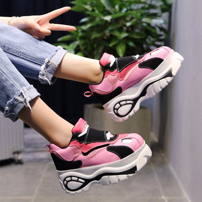 Női aktuális sportcipő három színben