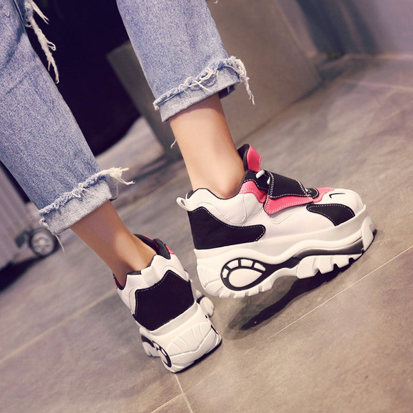 Női aktuális sportcipő három színben