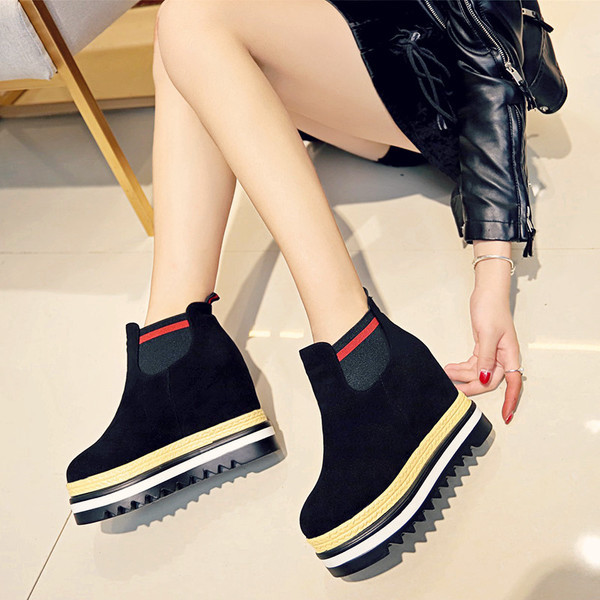 Modern női magas talpú csizma két színben