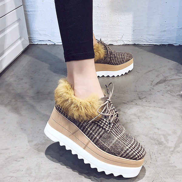 Γυναικεία παπούτσια με ψηλά τακούνια σε δύο χρώματα