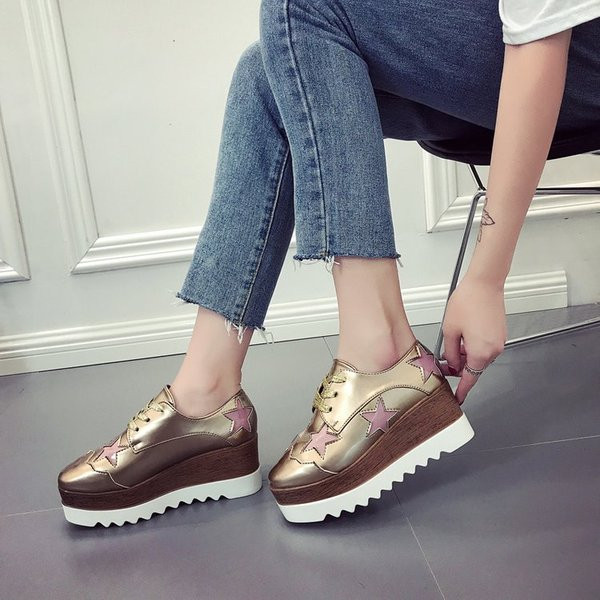 Modern női cipő rátéttel, három színben