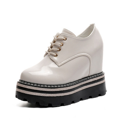 Stílusos női cipő magas talppal, különböző színekben