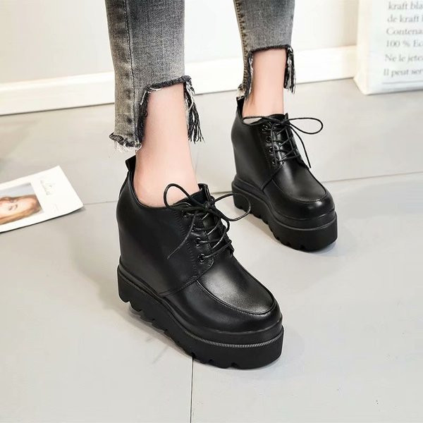 Modern női cipők két modellben - fekete színű