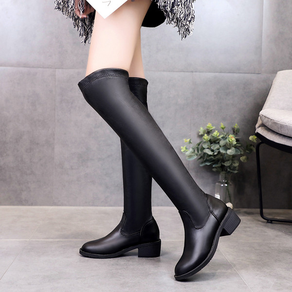 Modern női magas csizma kétféle kivitelben