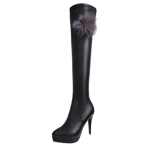 Női felső csizma fekete színben, magassarkúval