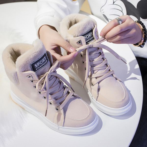 Modern női tornacipő három színben